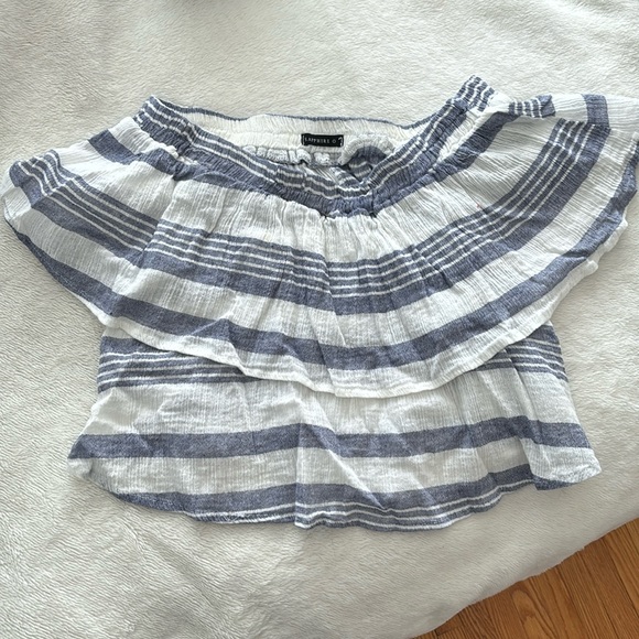 M boutique off shoulder top - Picture 2 of 3